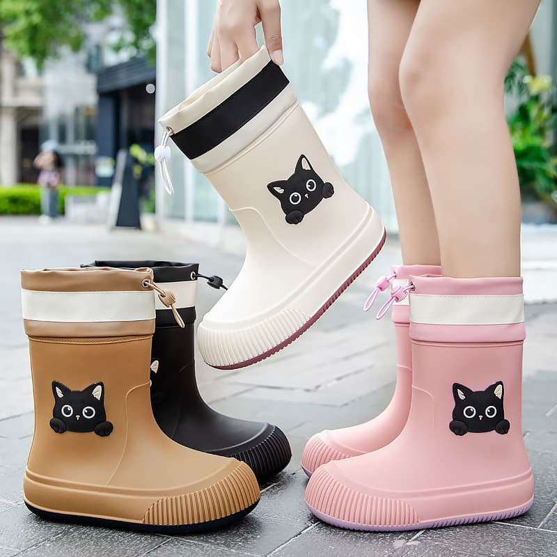 レインブーツ ひょっこり黒猫モチーフショート